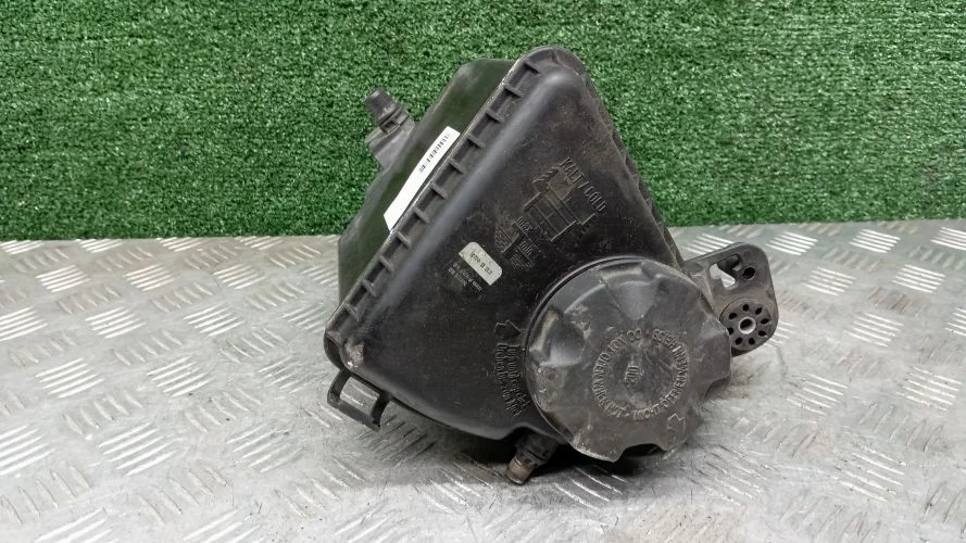 бачок расширительный Bmw N63B44A F02 Bmw 7-Series N63B44A F02 17137575577,17137601948