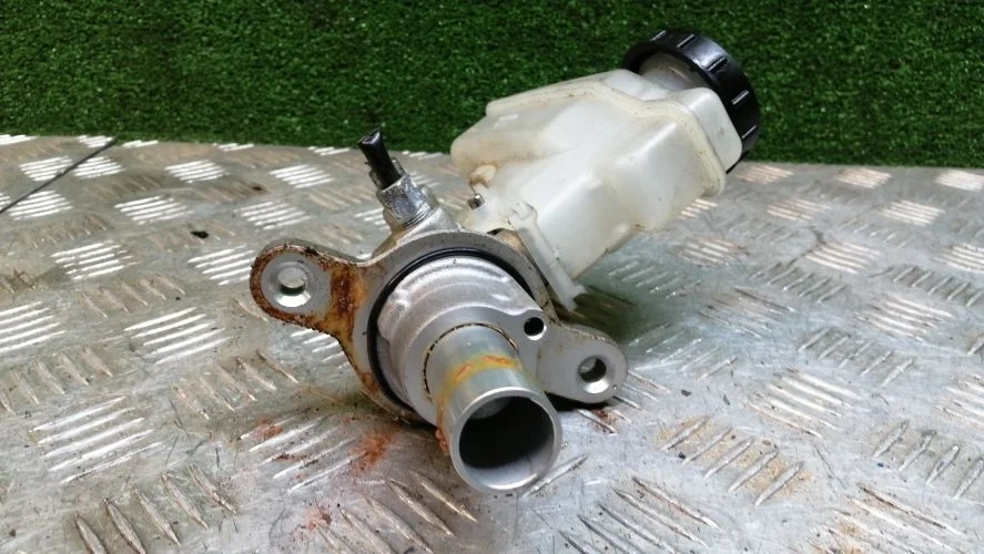 главный тормозной цилиндр Infiniti VQ35HR S51 Infiniti Fx35 VQ35HR S51 D6010JK01A