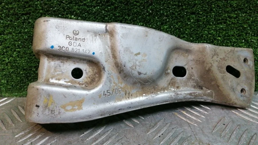 крепление крыла Volkswagen CBAB 3C2,B6 Volkswagen Passat CBAB 3C2,B6 3C0821142