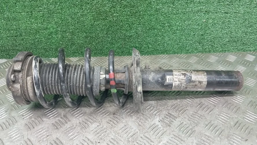 стойка Volkswagen CCTA 5N1 Volkswagen tiguan CCTA 5N1 5N0413031K,5N0412021BE