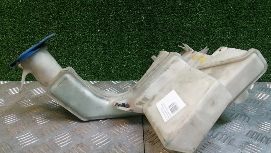 бачок стеклоомывателя Volkswagen CBBB,CBFA,BPY 357,358,B6,3C2 Volkswagen Passat Cc,Passat CBBB,CBFA,BPY 357,358,B6,3C2 3C8955453D,3C8955453G