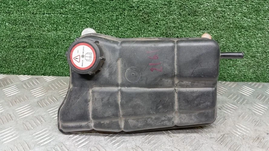 бачок расширительный Ford LCBD,CJBB B4Y Ford Mondeo 3 LCBD,CJBB B4Y 1117755,XS718K218,1S718K218