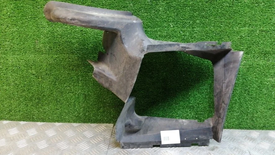 воздуховод интеркуллера Audi BUG 4LB Audi Q7 BUG 4LB 4L0117335