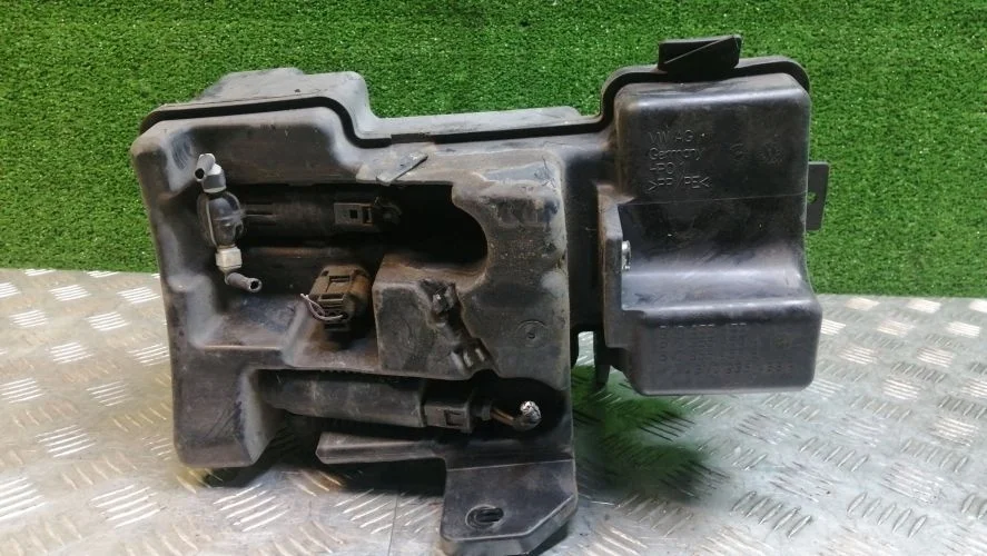 бачок омывателя Volkswagen CBAB,CFF,CCTA,CFFB 5N,5N1 Volkswagen Tiguan CBAB,CFF,CCTA,CFFB 5N,5N1 5N0955453,5N0955453A,5N0955453B,5N0955453H