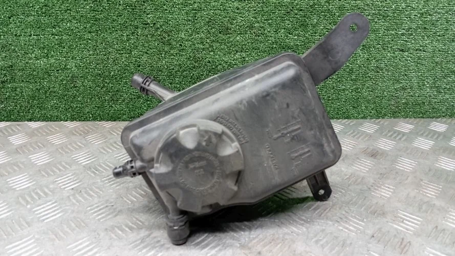 бачок расширительный Bmw N52B25,N52B30,N52B25A,N52B30A,226S1,N62B44A,N52B30AE E60,E63 Bmw 5-Series,6-Series N52B25,N52B30,N52B25A,N52B30A,226S1,N62B44A,N52B30AE E60,E63 17137521189,17137542986,17137519219