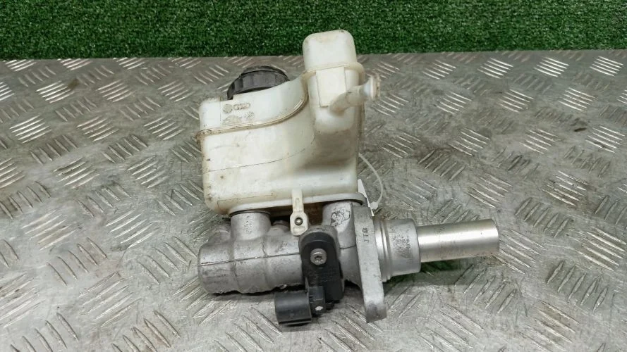 цилиндр главный тормозной Volkswagen CBAB,BVY,CBFA,BMP,CUWA B6,3C2,357,358 Volkswagen Passat,Passat Cc CBAB,BVY,CBFA,BMP,CUWA B6,3C2,357,358 3C1614019E