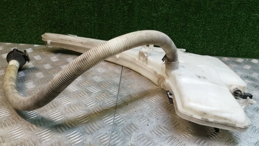 бачок омывателя Bmw N46B20B E90 Bmw 3-Series N46B20B E90 61667124231,61667124232,61667238669