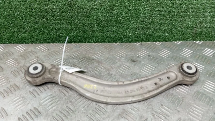 рычаг Mercedes-Benz 271860,276952,651924,272988 W212,C218,A207 Mercedes-Benz E-Class,Cls-Class 271860,276952,651924,272988 W212,C218,A207 A2043502206,2043502206