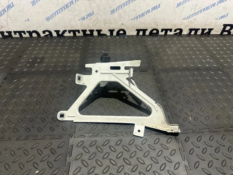Кронштейн крыла Bmw 750Li 2013 41357207185 F02 N63B44B, левый