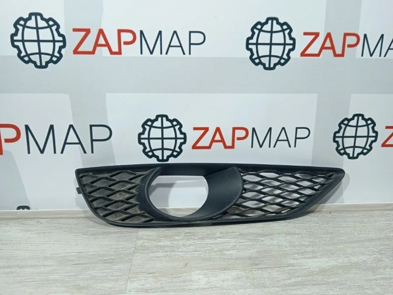Решетка бампера передняя правая Audi Q7 4L