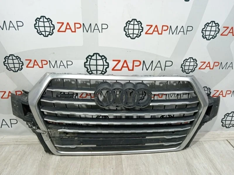 Решетка радиатора Audi Q7 4M