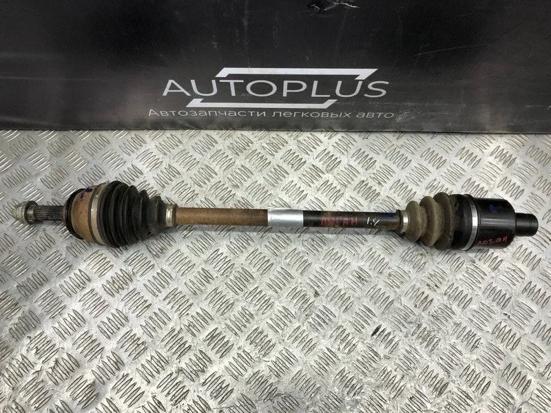 Правый привод Renault Logan 2010 8201045819 СЕДАН 1.4 K7J 710