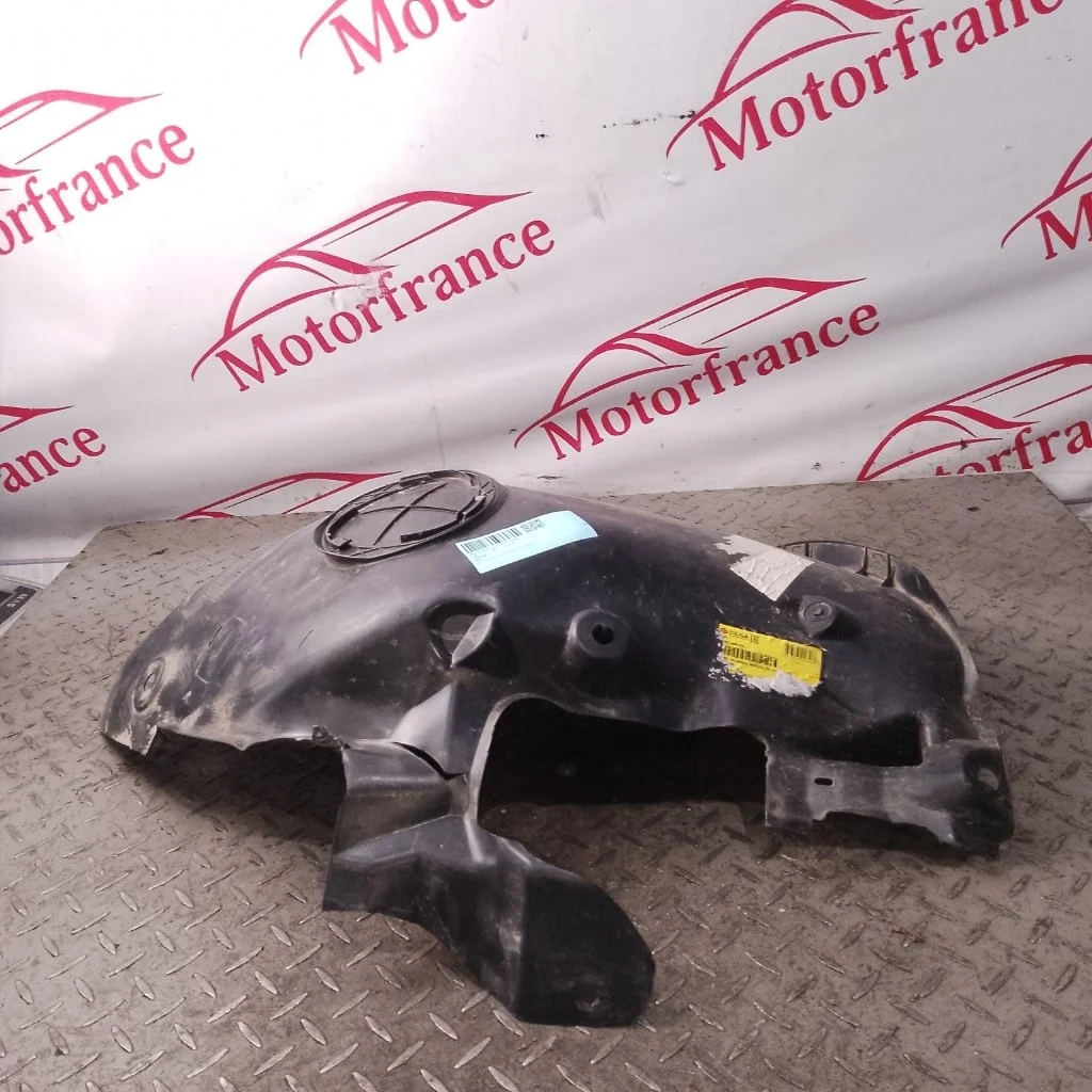 Подкрылок Renault Megane 8200415285 2, передний левый