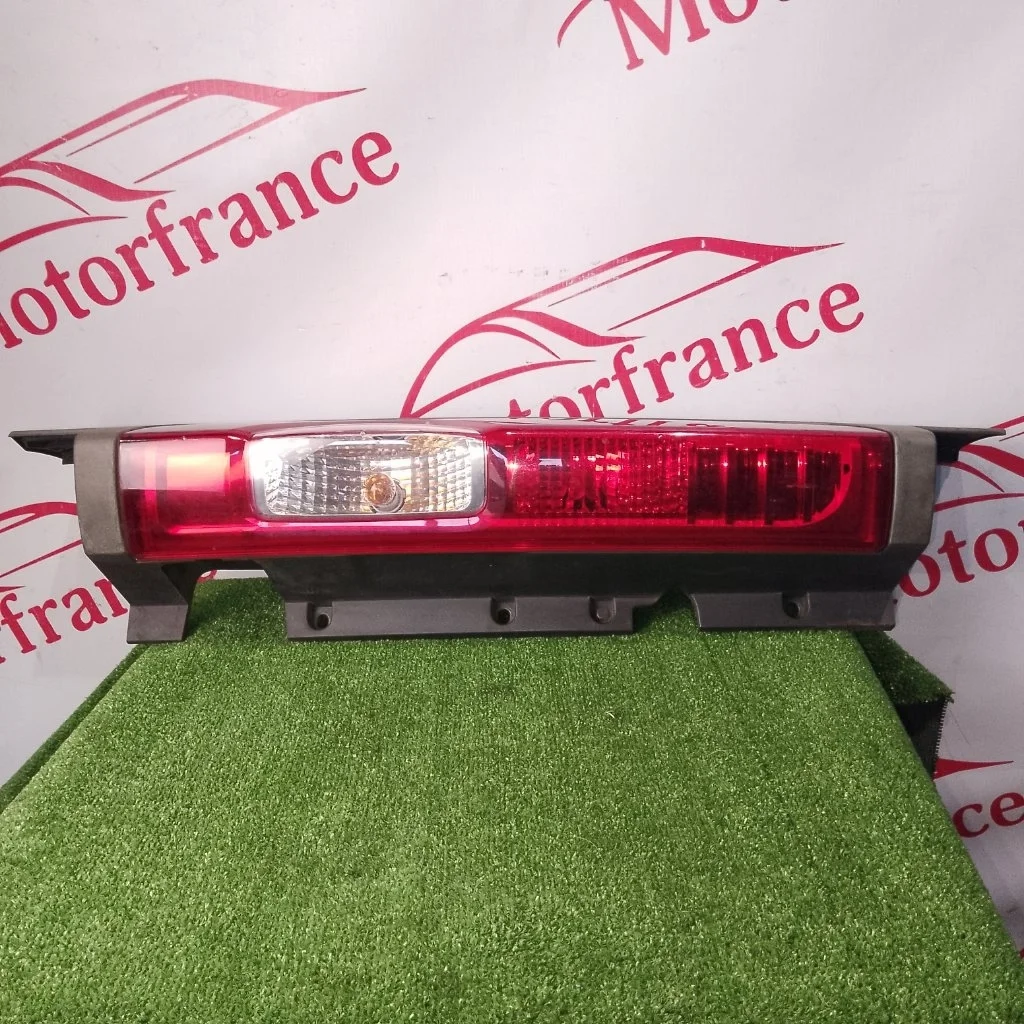 Фонарь задний Renault Trafic 2