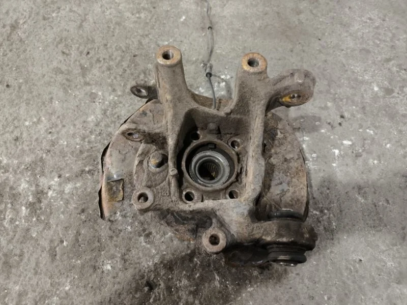 Кулак задний левый Toyota Rav 4 (Xa30) (2005-2014) 2006 4230542020 2.0 I 1AZFE