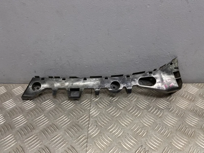 Крепление бампера Mazda 6 GJ