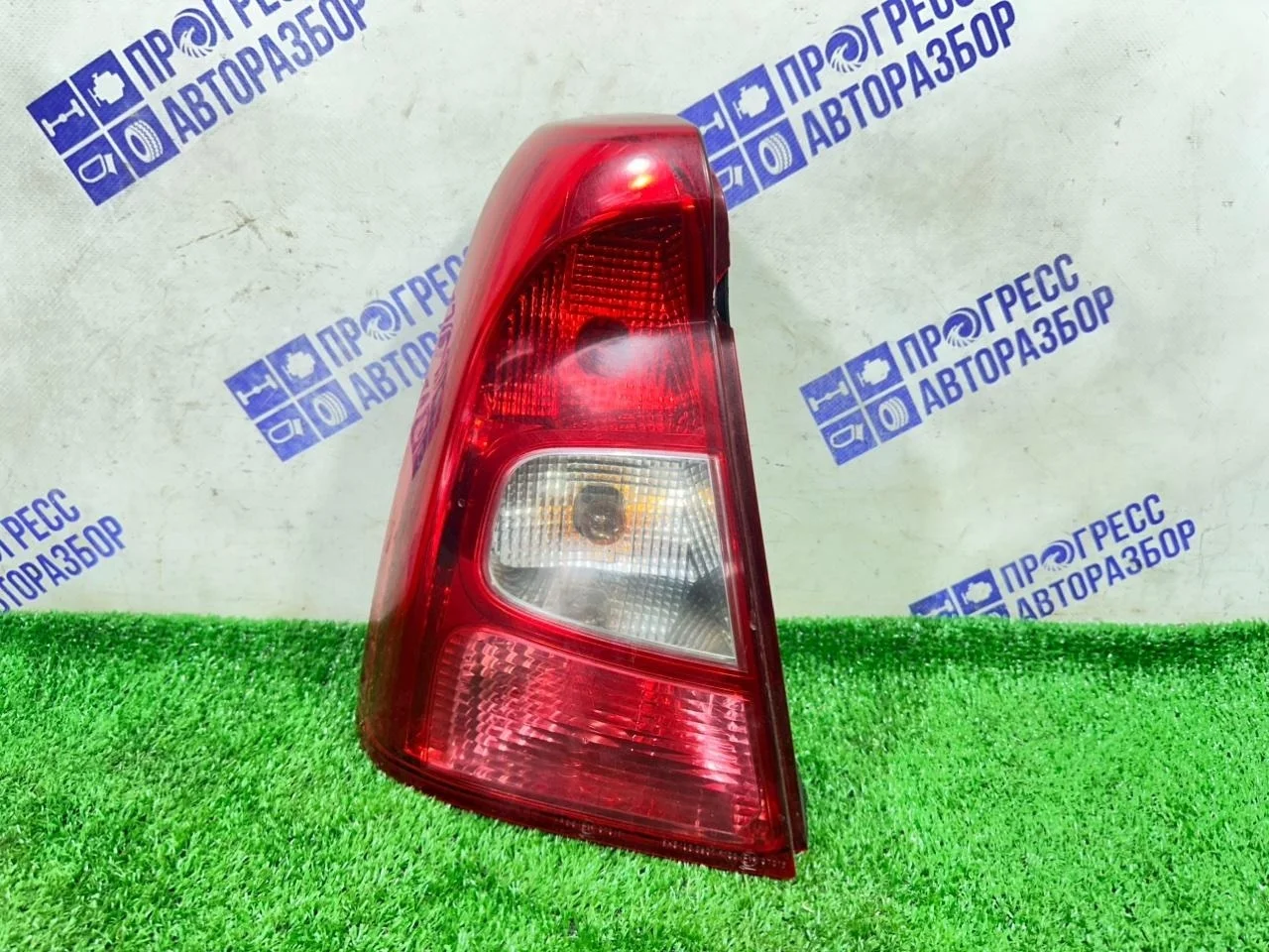 Фонарь Renault Logan 2010 8200744760 СЕДАН 1.6 K4MF710, задний левый