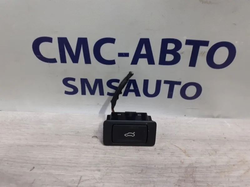 Кнопка багажника Audi A6 4G0959831A5PR C7 2.0T CDN, задняя