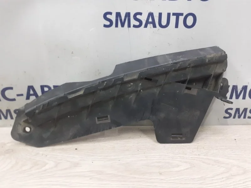 Кронштейн бампера под фару Volvo Xc70 30796387 ХС70 3.2 B6324S, левый