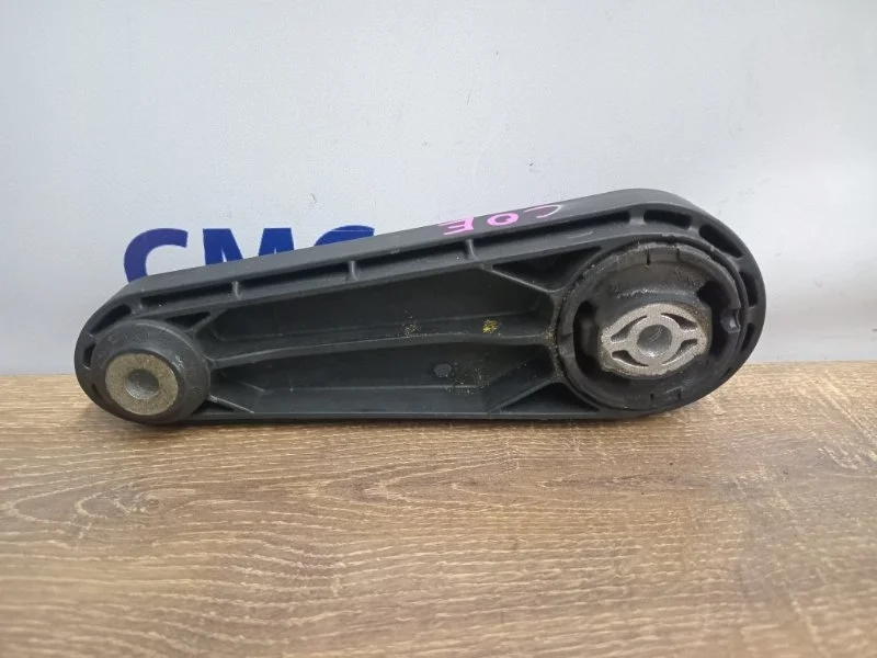 Опора ДВС Porsche Cayenne 7PP199331A 958 4.8. 4852