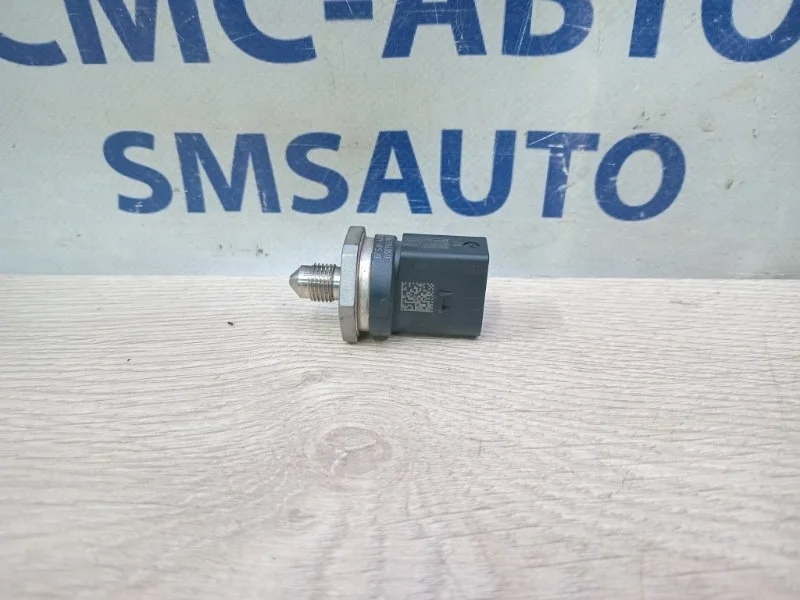 Датчик давления топлива Audi Q5 06J906051F 8R 2.0T CNC