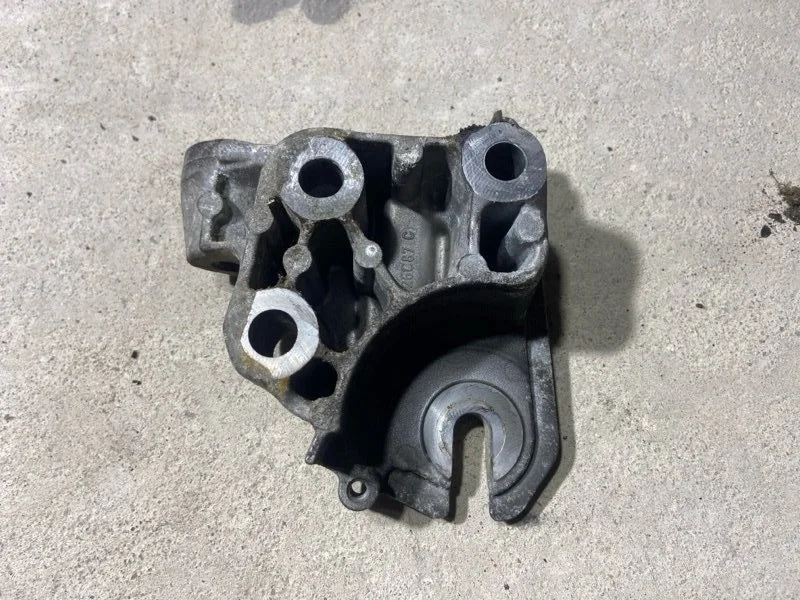 Кронштейн опоры двигателя Ford S-Max (06-15) SAV