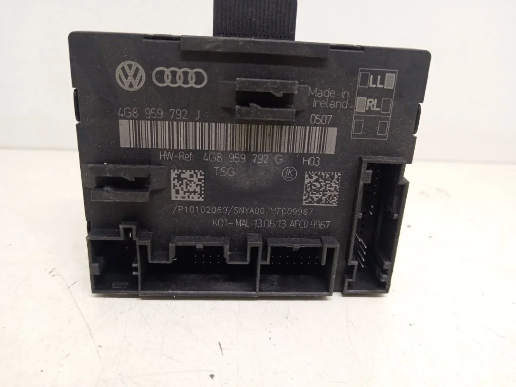 Блок управления дверьми Audi S6 2013 C7/4G
