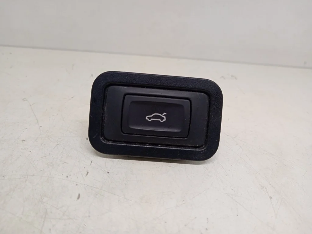 Кнопка открытия багажника Audi S6 2013 C7/4G