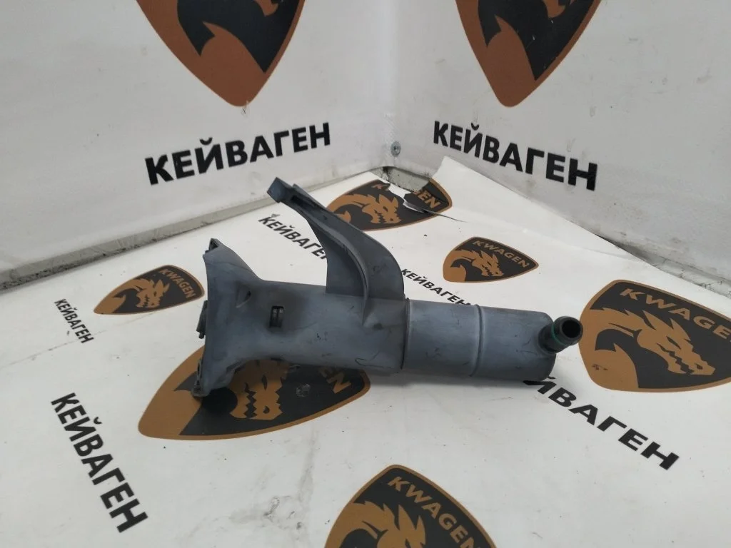 Форсунка омывателя фар Volkswagen Touareg 2011 7P