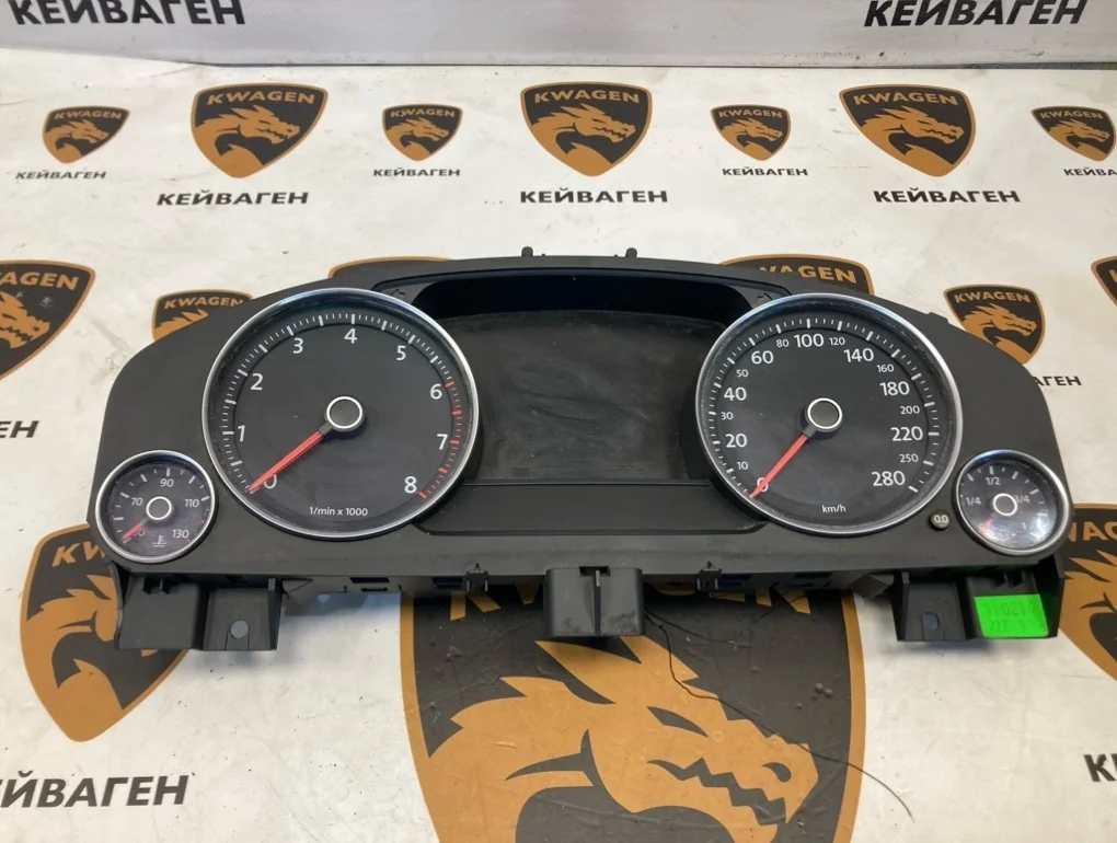Панель приборов Volkswagen Touareg 2011 7P