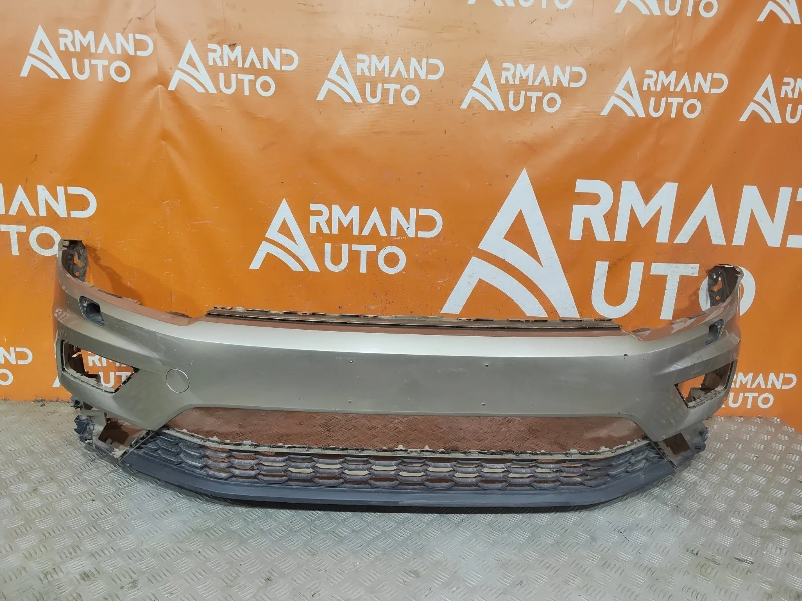 Бампер Volkswagen Tiguan 2016-2020