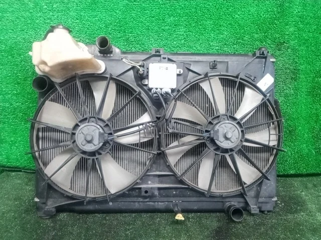 Радиатор охлаждения двигателя GRS202 TOYOTA CROWN S180 2003-2005
