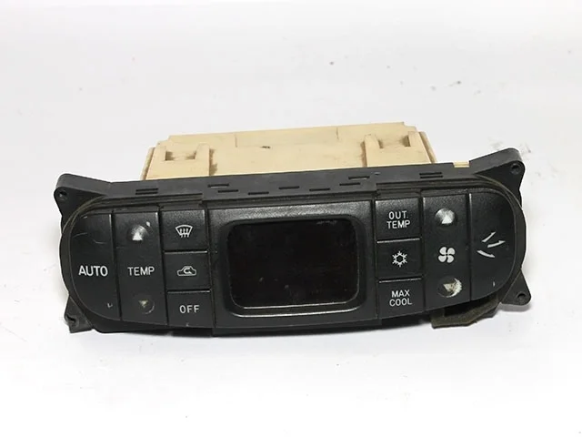 Блок управления климат-контролем (дефект) DA2A MITSUBISHI CARISMA DA 1995-1998