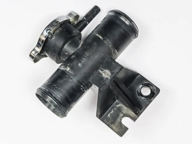 Горловина заливная бачка расширительного CW5W MITSUBISHI OUTLANDER XL CW 2007-2010, OUTLANDER XL CW 2010-2012, LANCER IX CS 2005-2010