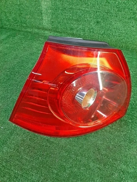 Фонарь задний левый внешний 1K5 VOLKSWAGEN GOLF V 1K1 / 1K5 2003-2009