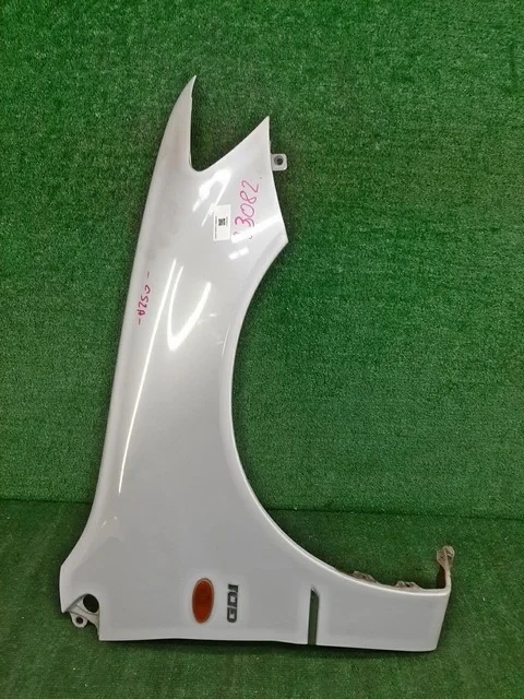 Крыло переднее правое CS2A MITSUBISHI LANCER CEDIA RHD CS 2000-2003