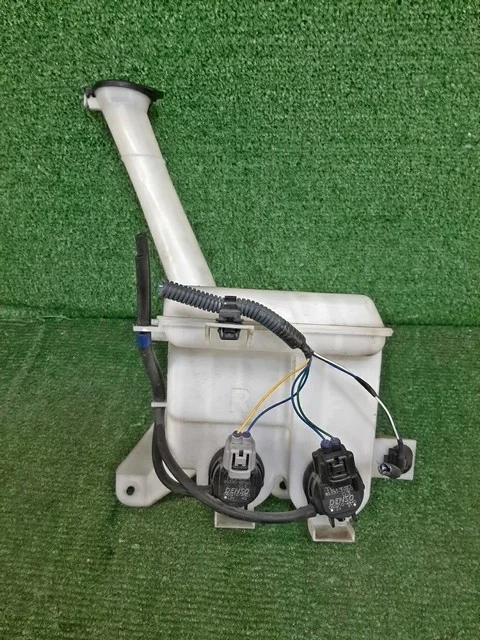 Бачок омывателя NCP120 TOYOTA RACTIS P120 2010-2014, RACTIS P120 2014-2016