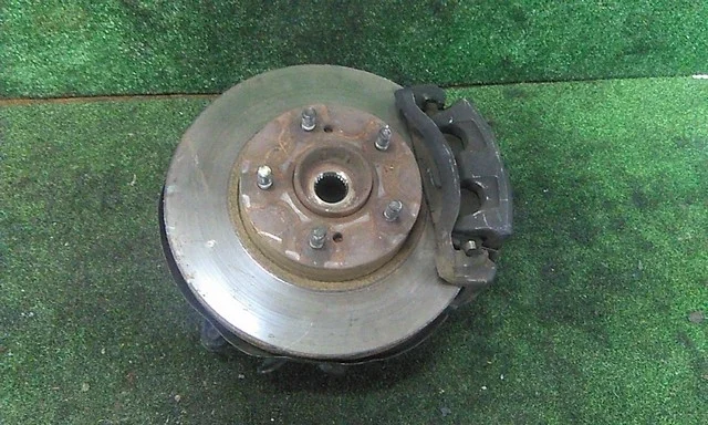 Кулак поворотный правый U30 NISSAN BASSARA JU30 1999-2003, R NESSA N30 1997-2001, PRESAGE I U30 1998-2001, PRESAGE I U30 2001-2003