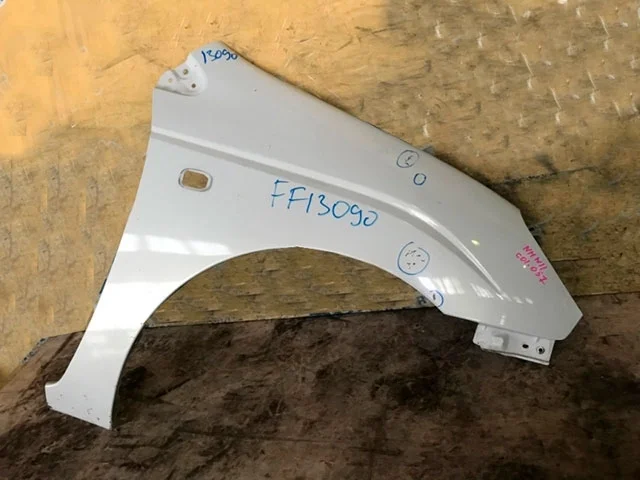 Крыло переднее правое (потерто) NHW11 TOYOTA PRIUS XW11 2000-2003