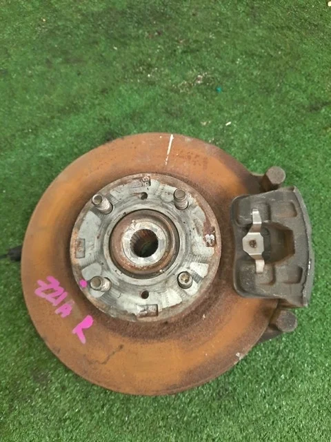 Кулак поворотный правый Z21A MITSUBISHI COLT VI Z20 / Z30 2002-2008, COLT VI Z20 / Z30 2008-2012