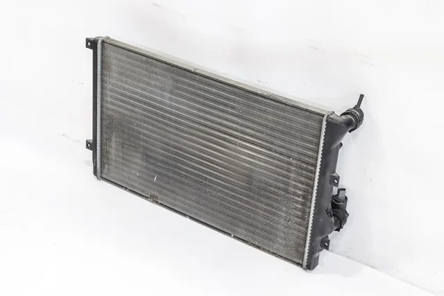 Радиатор интеркулера 1K1 VOLKSWAGEN TOURAN II 1T3 2010-2015, JETTA VI 162 / 163 / AV2 / AV3 2010-2014, PASSAT B7 2011-2015