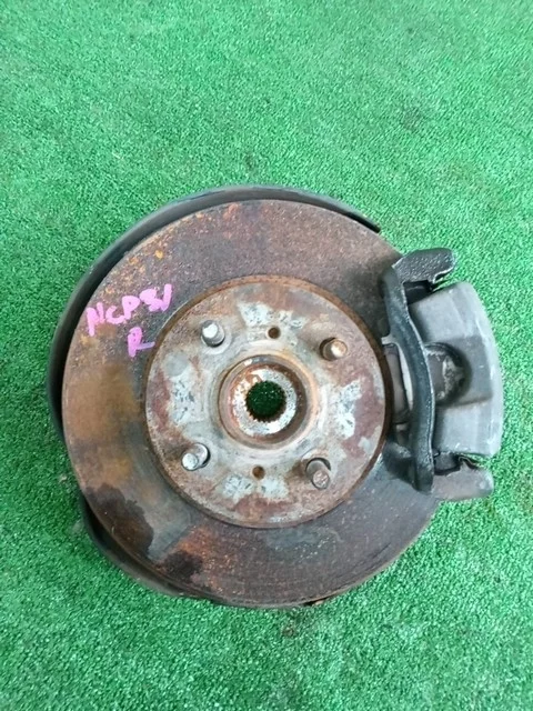 Кулак поворотный правый NCP31 TOYOTA ECHO XP10 1999-2006, SIENTA NCP80 2003-2006, BB NCP30 2000-2003, BB NCP30 2003-2005, SIENTA NCP80 2006-2015