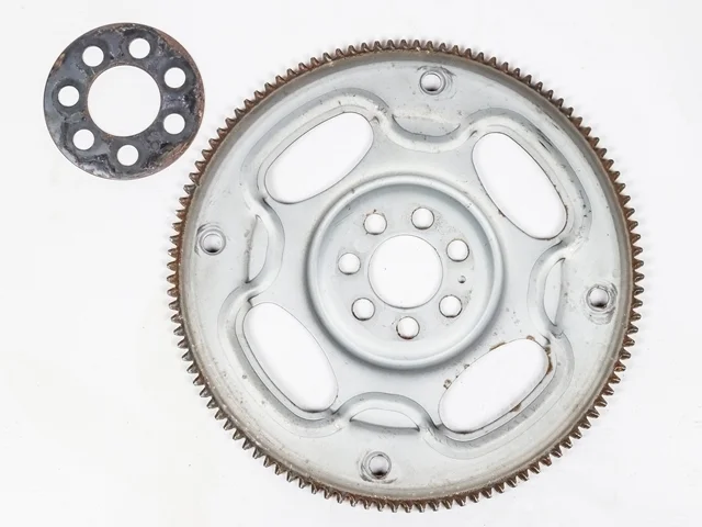 Маховик (отличное состояние) CY4A MITSUBISHI OUTLANDER XL CW 2007-2010, OUTLANDER XL CW 2010-2012, LANCER X CY 2007-2010, LANCER X CY 2010-2014