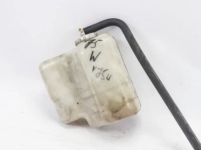 Бачок расширительный V75W MITSUBISHI PAJERO III / MONTERO III V6 / V7 2000-2002, PAJERO III / MONTERO III V6 / V7 2003-2006