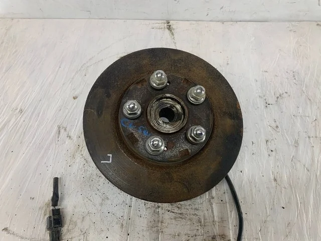 Кулак поворотный левый CU4W MITSUBISHI OUTLANDER CU 2003-2007, AIRTREK CU 2001-2005