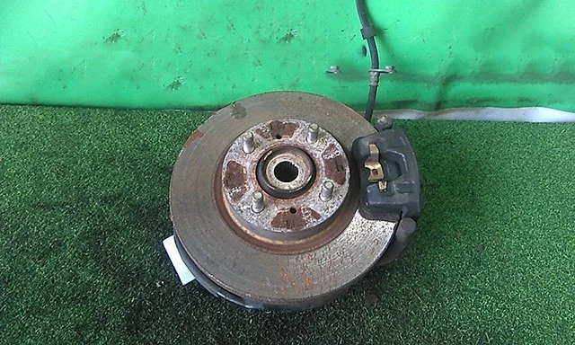 Кулак поворотный правый Z23A MITSUBISHI COLT VI Z20 / Z30 2002-2008, COLT VI Z20 / Z30 2008-2012, COLT PLUS VI Z20 2004-2012