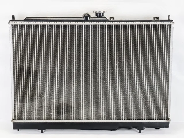 Радиатор охлаждения двигателя CU2W MITSUBISHI OUTLANDER CU 2003-2007, AIRTREK CU 2001-2005