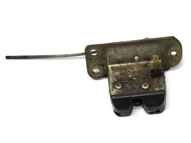 Замок крышки багажника MITSUBISHI CARISMA DA 1995-1998, CARISMA DA 1999-2003