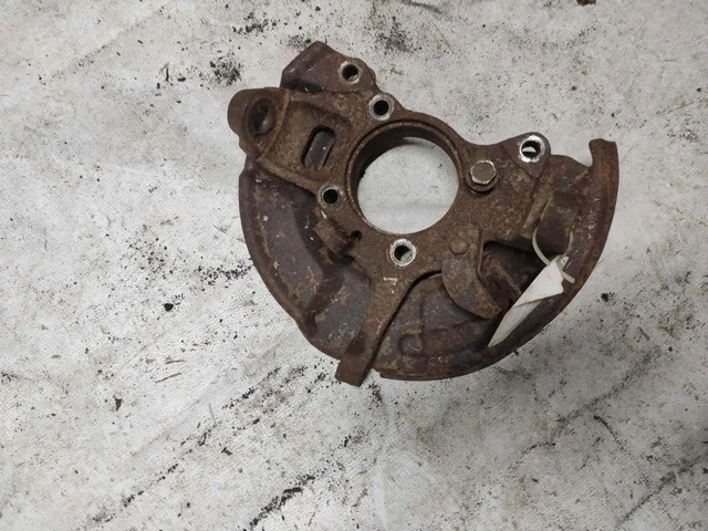 Кулак поворотный левый MITSUBISHI L200 KB4T 2006-2010, L200 KB4T 2010-2013, L200 KB4T 2013-2015