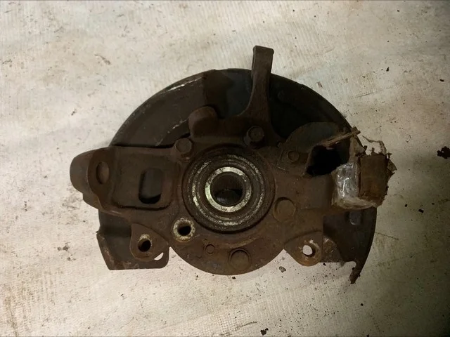 Кулак поворотный правый MITSUBISHI L200 KB4T 2006-2010, L200 KB4T 2010-2013, L200 KB4T 2013-2015